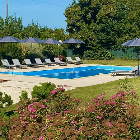 Le Petit Bleu D'hotes 4*