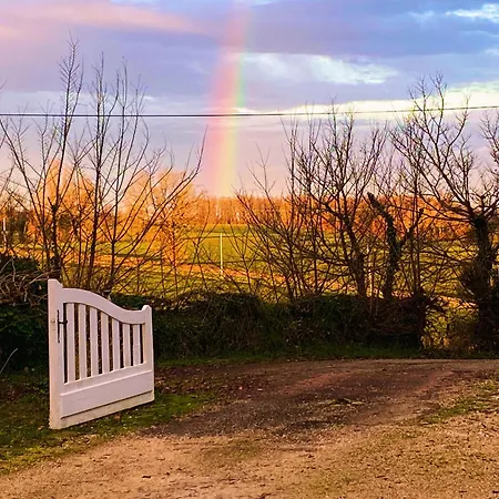 Le Petit Bleu D'hotes Nocleg ze śniadaniem 4*