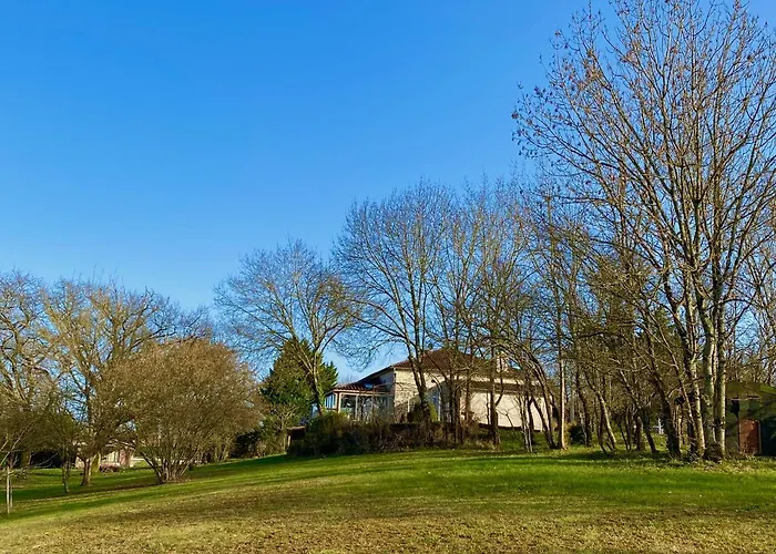 ベッド・アンド・ブレックファスト Le Petit Bleu D'hotes 4*