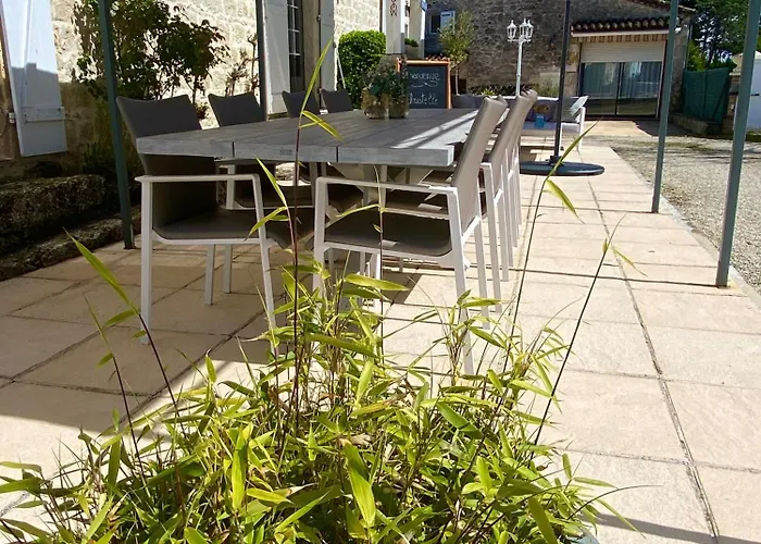 ベッド・アンド・ブレックファスト Le Petit Bleu D'hotes Bourg-de-Visa